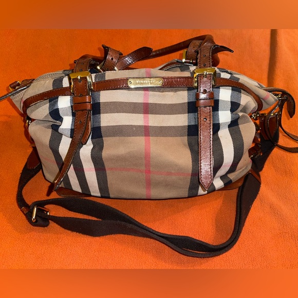 Vintage Burberry canvas and leather diaper bag with changing pad. - Picture 2 of 16